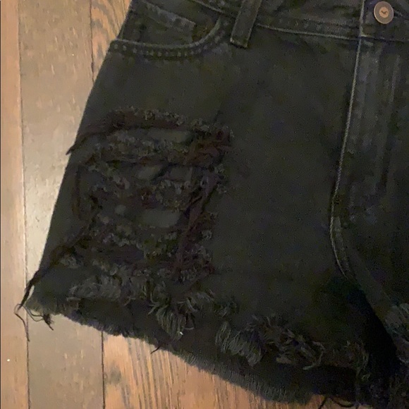 High-rise boyfriend denim shorts - Picture 3 of 3